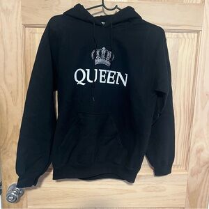 Gildan Black QUEEN Hoodie for Women size Small